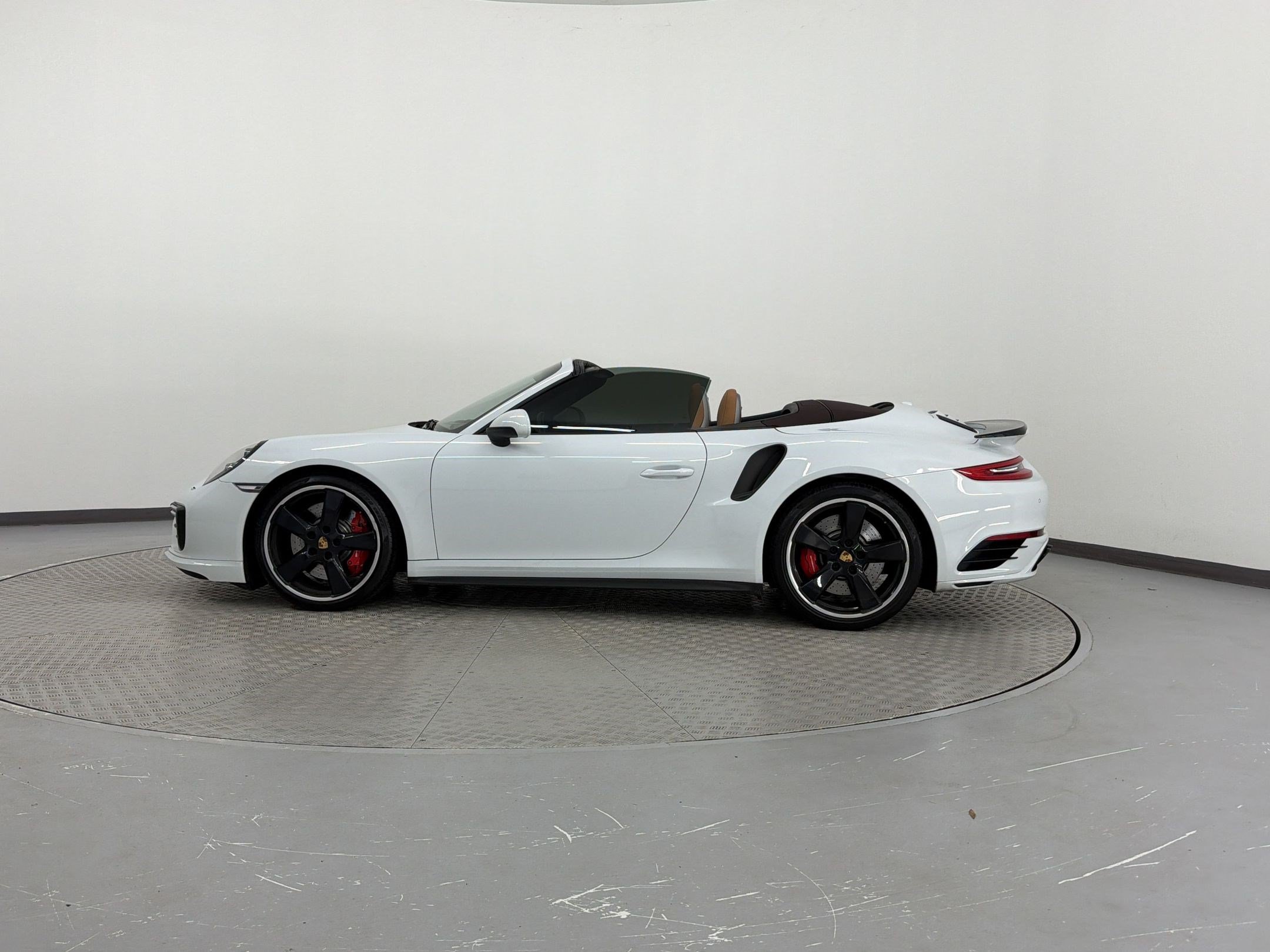 Certified 2017 Porsche 911 Turbo AWD/4WD image 2