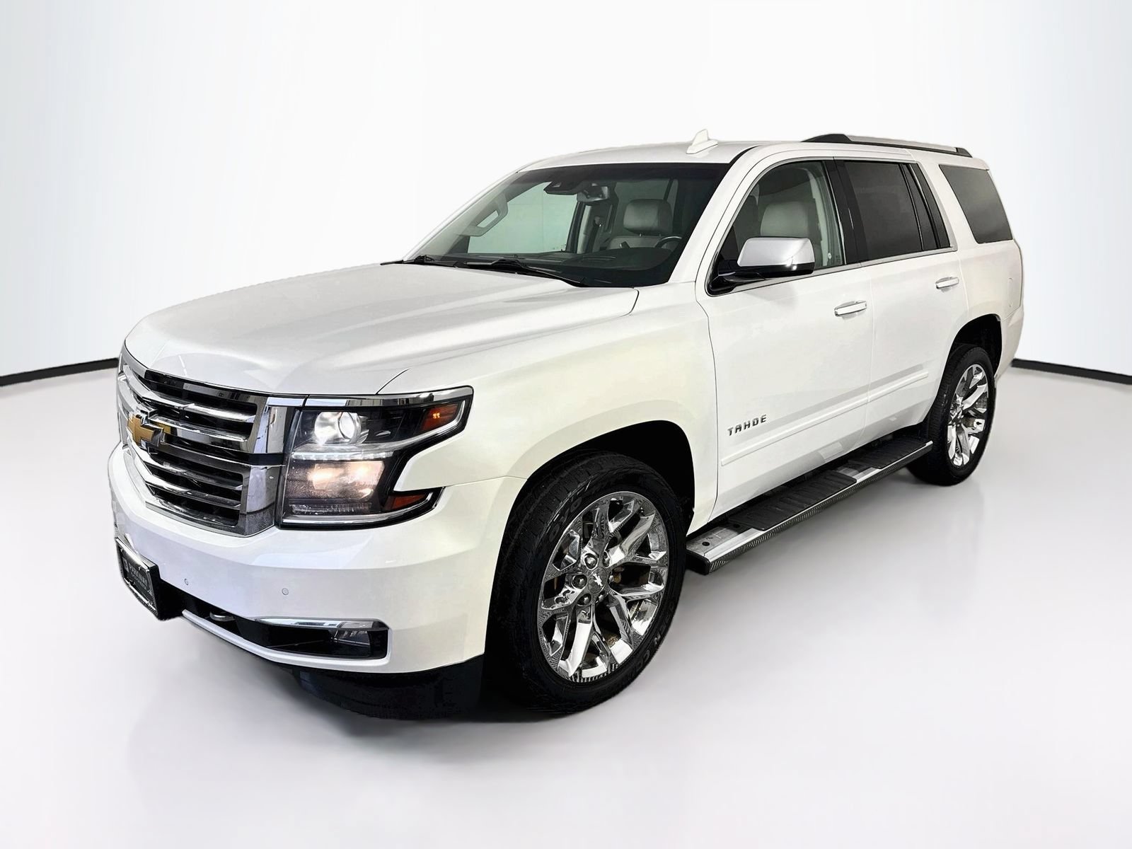 Used 2017 Chevrolet Tahoe Premier AWD/4WD image 3
