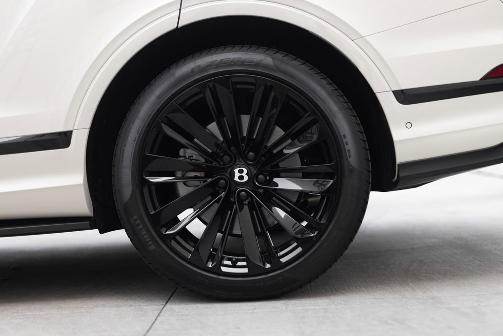 Used 2023 Bentley Bentayga Speed AWD/4WD image 9