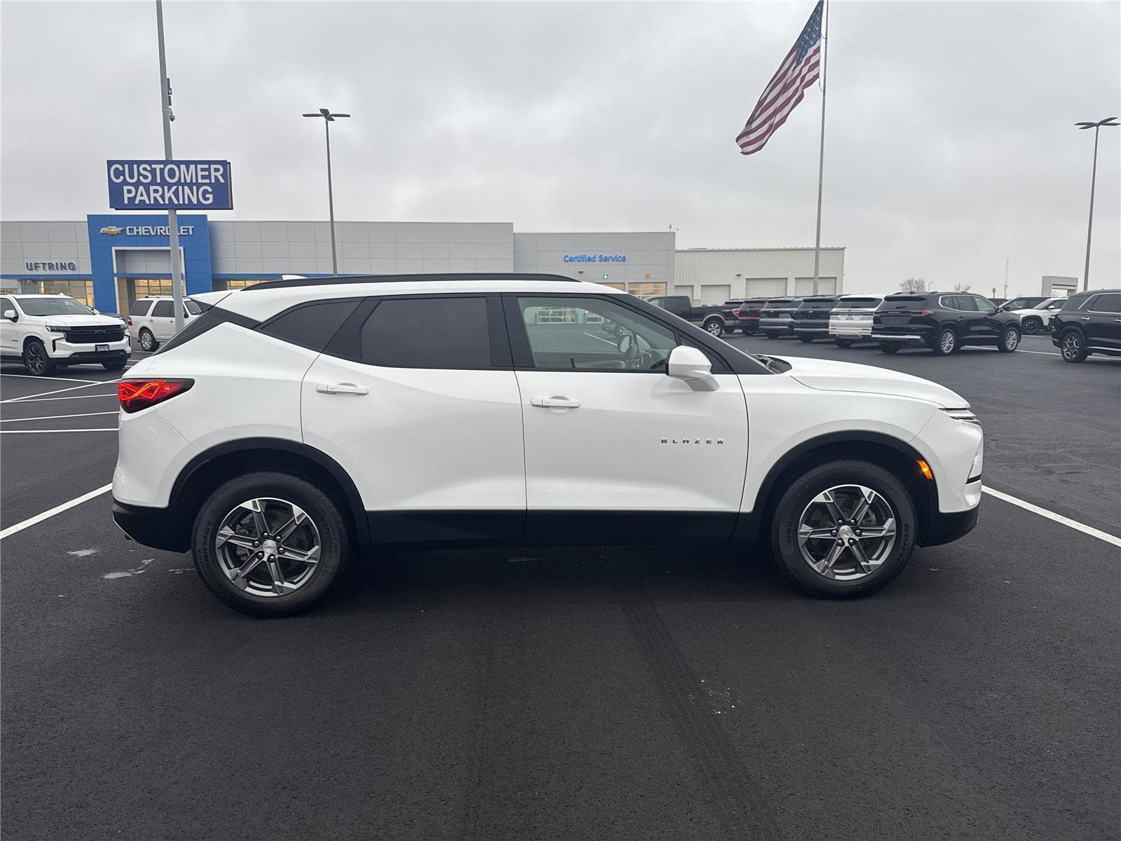 Used 2023 Chevrolet Blazer LT w/ Convenience Package FWD image 8