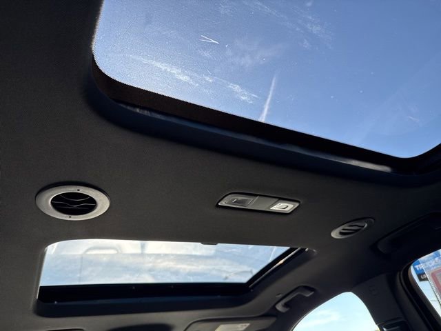 Used 2023 Chevrolet Traverse RS w/ LPO, Floor Liner Package image 19