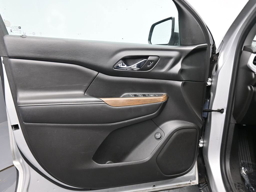 Used 2017 GMC Acadia SLE image 30