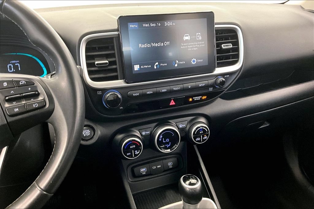 Used 2025 Hyundai Venue SEL FWD image 6