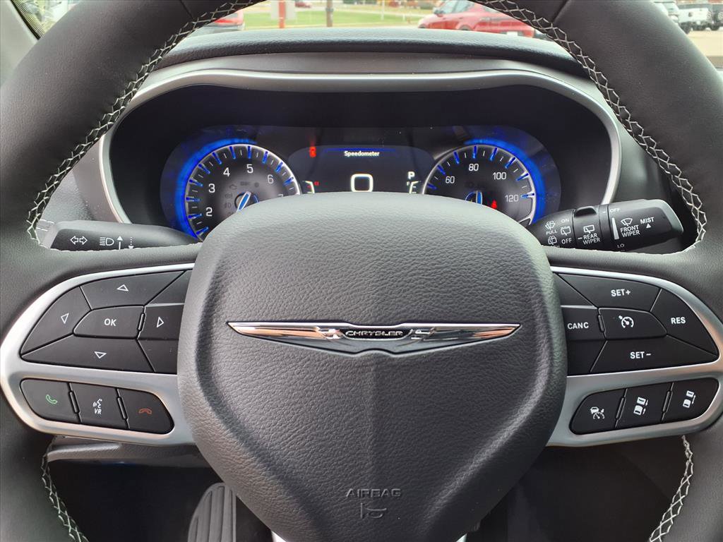 New 2026 Chrysler Pacifica Select FWD image 25