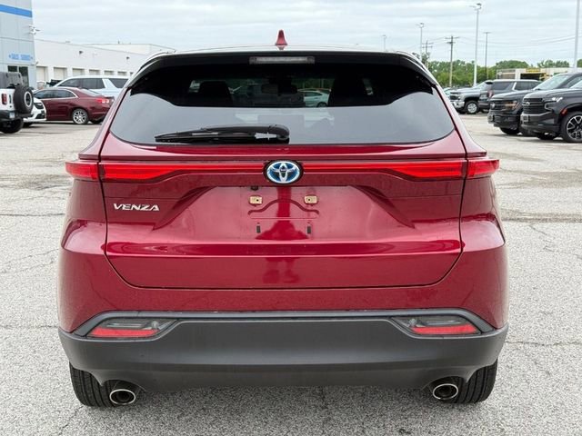 Used 2023 Toyota Venza LE AWD/4WD image 4