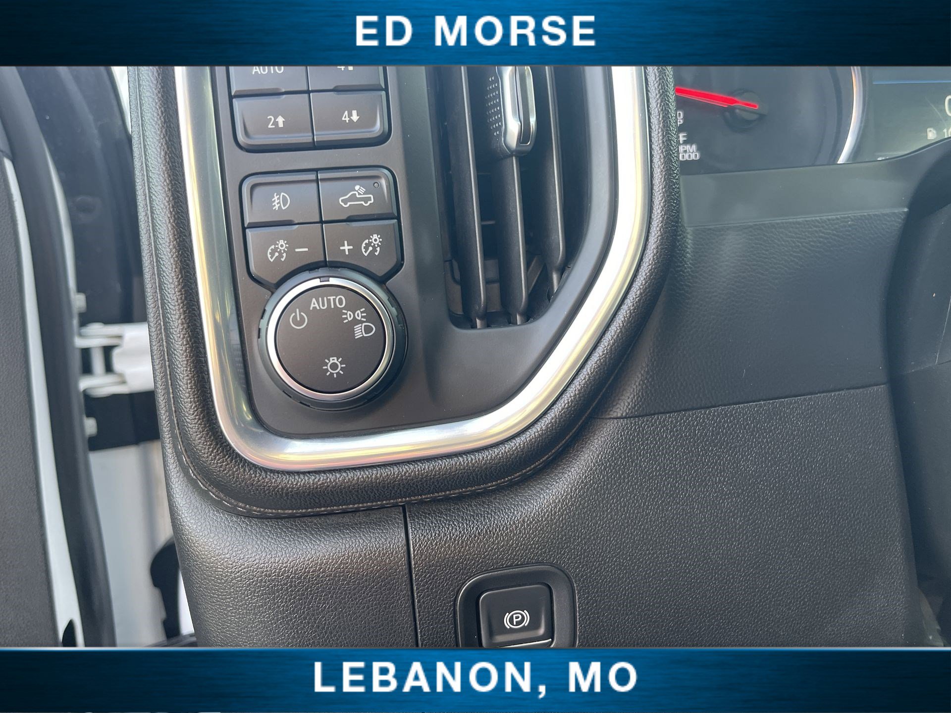 Certified 2021 Chevrolet Silverado 1500 LT Trail Boss w/ Convenience Package II AWD/4WD image 17