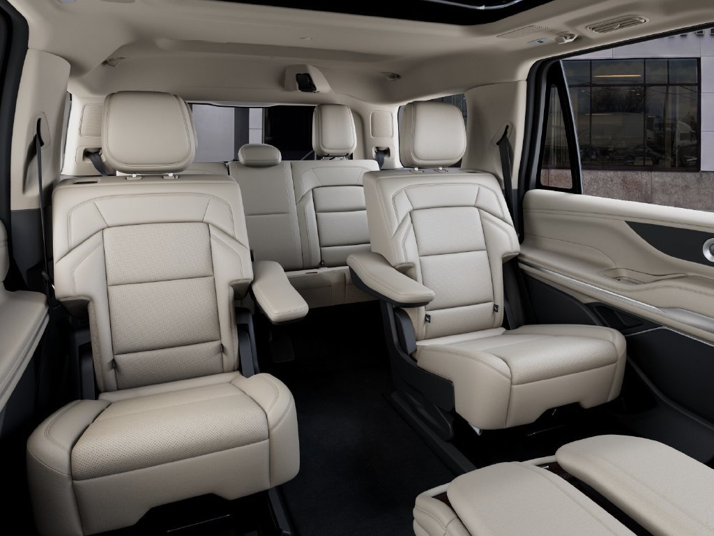 New 2027 Lincoln Navigator Reserve AWD/4WD image 11
