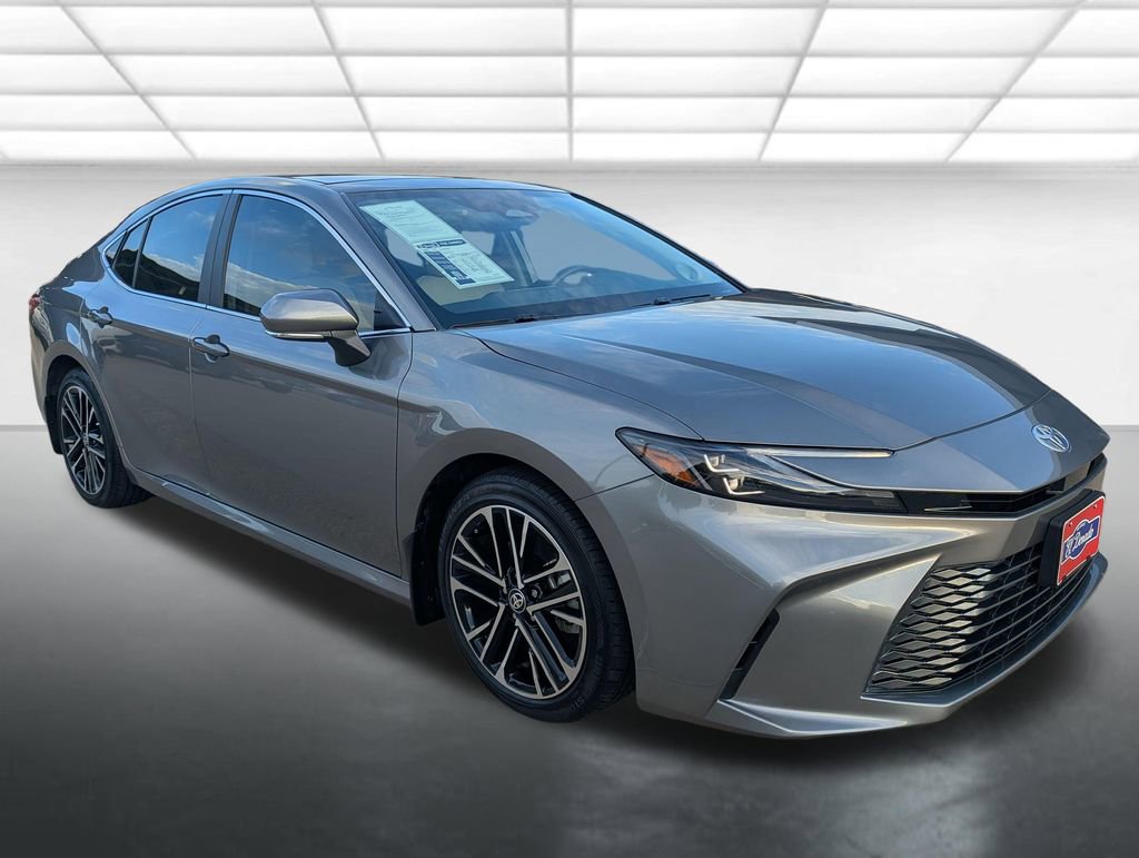 Used 2025 Toyota Camry XLE w/ Premium Package FWD image 1