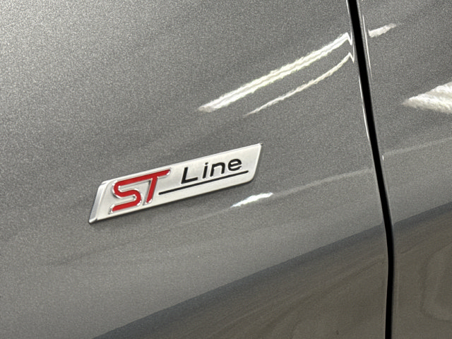 Used 2023 Ford Explorer ST-Line AWD/4WD image 36