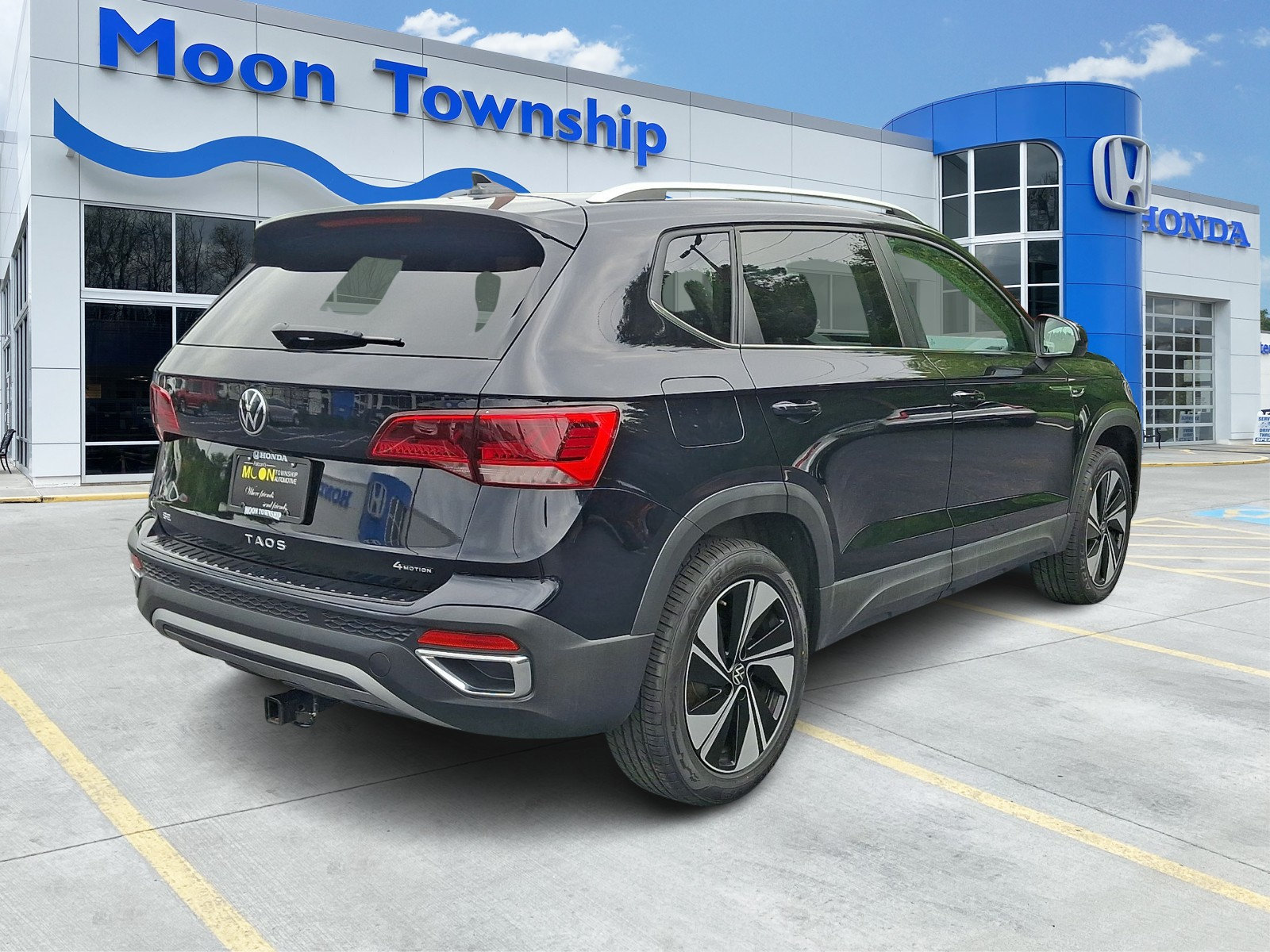 Used 2024 Volkswagen Taos SE AWD/4WD image 6