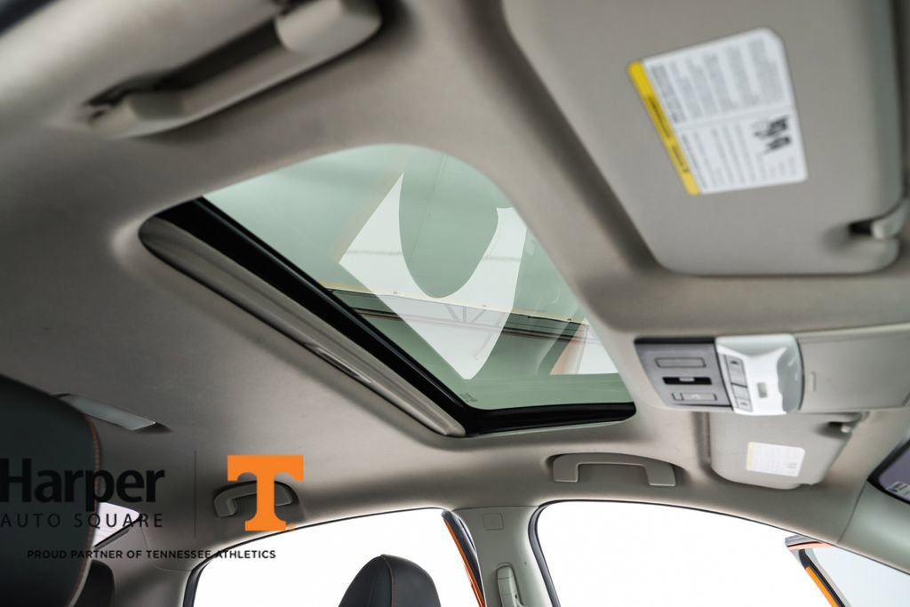 Used 2021 Nissan Sentra SR w/ SR Premium Package image 74