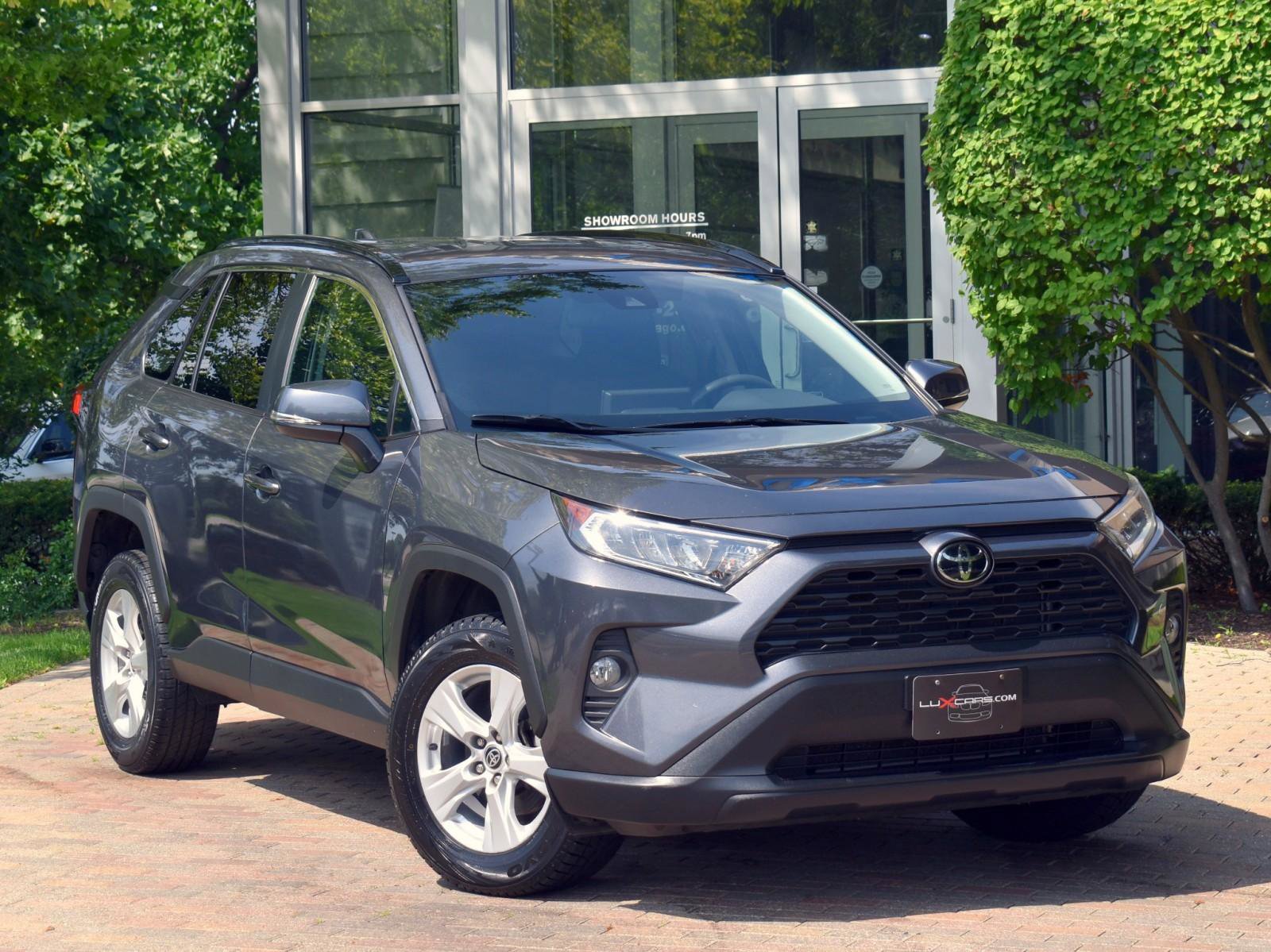 Used 2021 Toyota RAV4 XLE image 6
