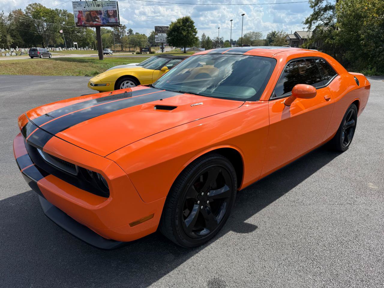 Used 2014 Dodge Challenger R/T w/ Blacktop Package RWD image 4