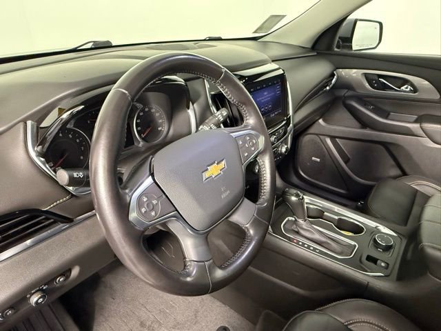 Used 2020 Chevrolet Traverse LT w/ LT Premium Package FWD image 16