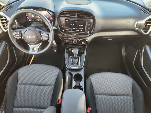 Used 2025 Kia Soul LX w/ LX Technology Package FWD image 26
