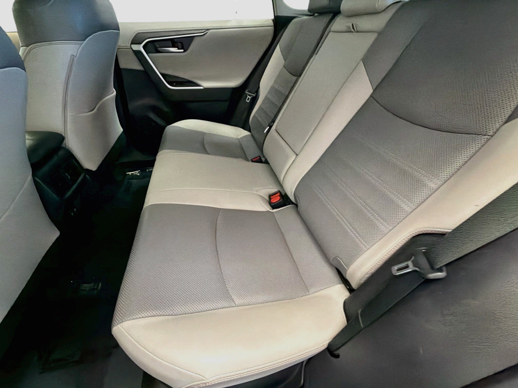 Used 2020 Toyota RAV4 Limited AWD/4WD image 13