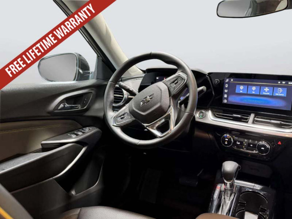 Used 2025 Chevrolet Trax ACTIV w/ Sunroof Package FWD image 15