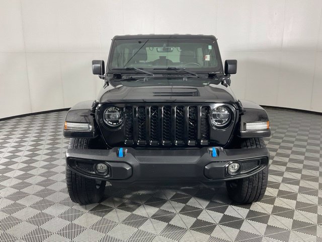 Used 2022 Jeep Wrangler Unlimited Sahara w/ Cold Weather Group AWD/4WD image 2