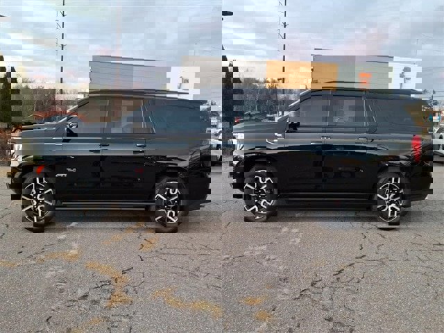 Used 2023 GMC Yukon XL AT4 w/ AT4 Premium Plus Package image 6