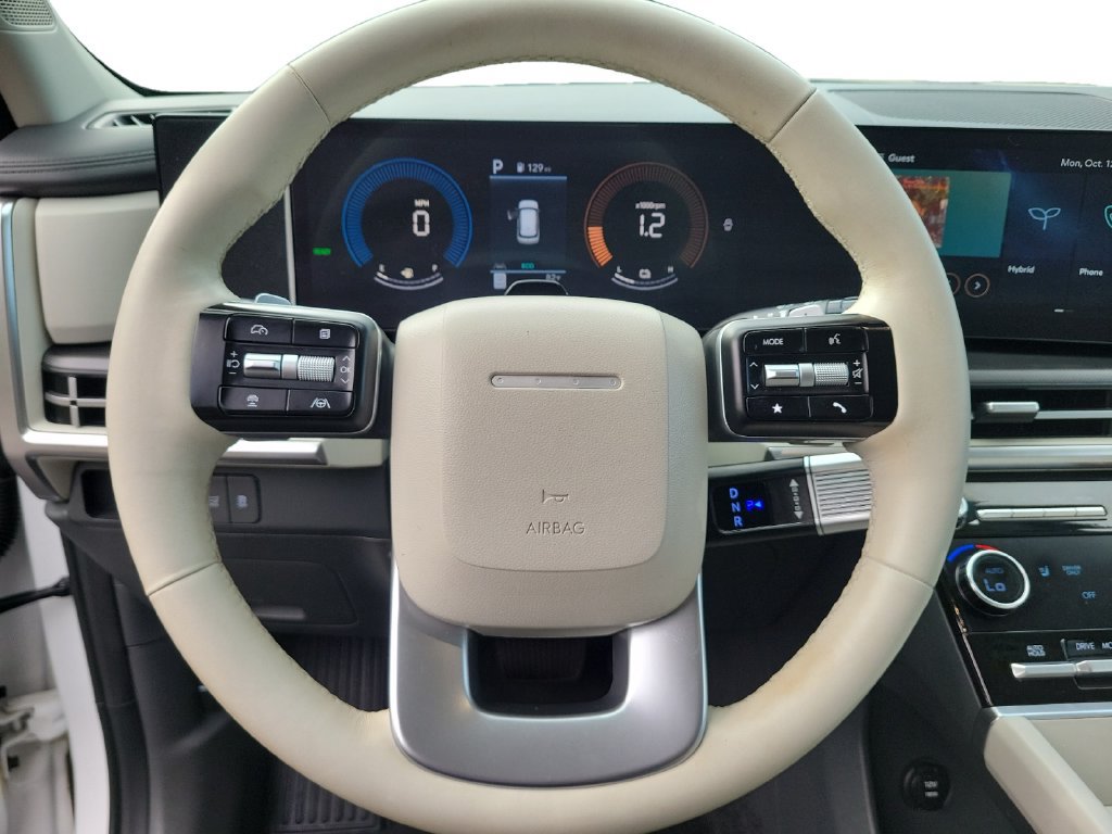 Used 2025 Hyundai Santa Fe SEL FWD image 12