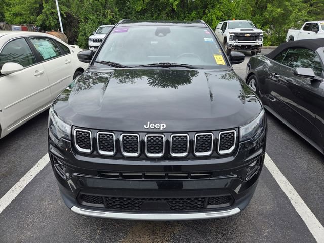 Used 2023 Jeep Compass Limited AWD/4WD image 2