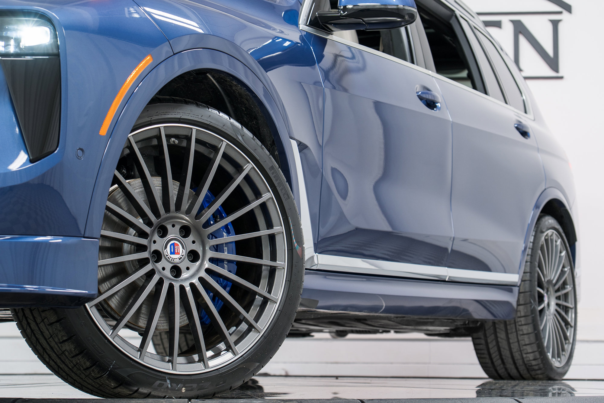 New 2026 BMW ALPINA XB7 image 31