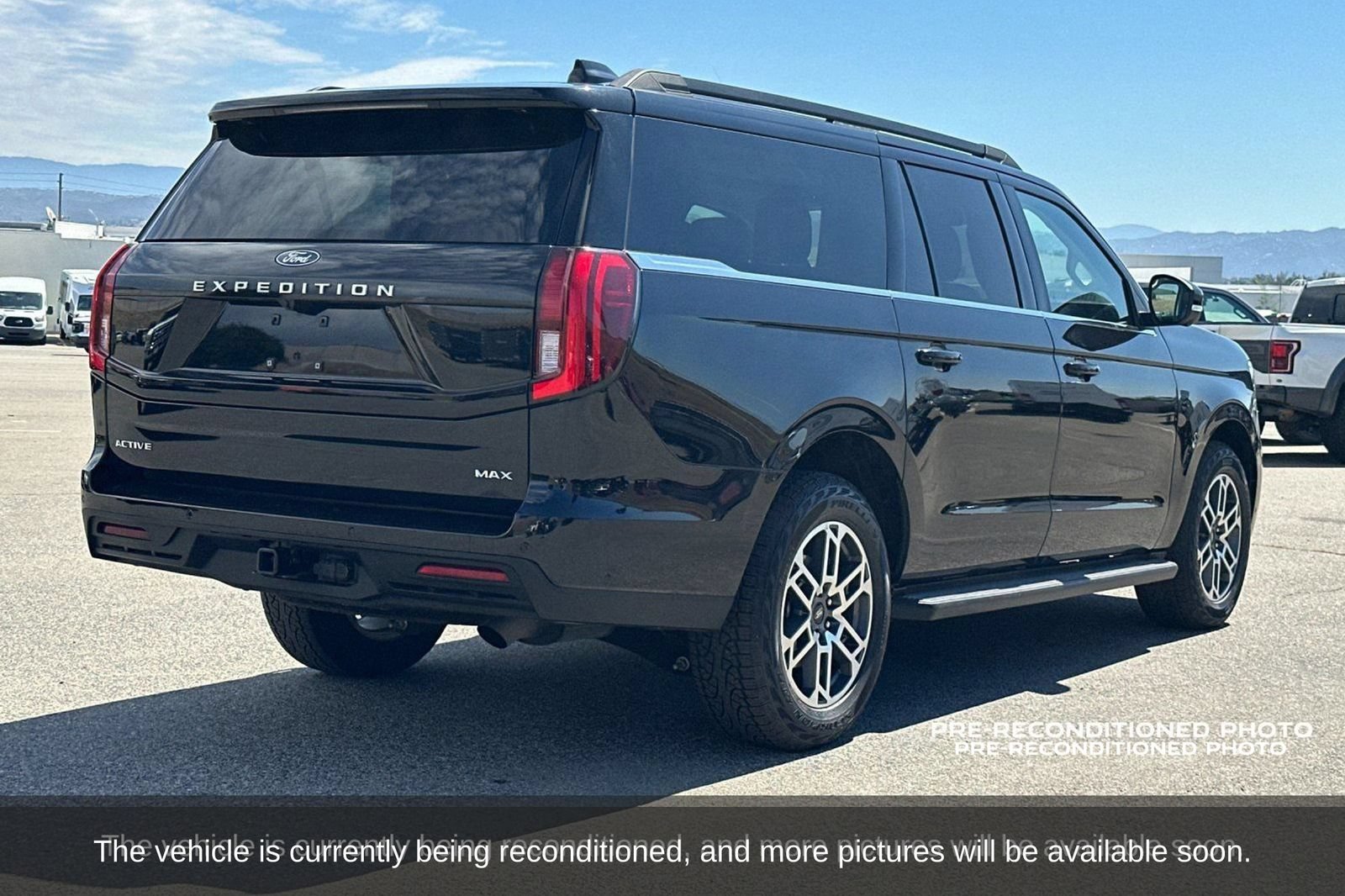 Used 2025 Ford Expedition Max Active AWD/4WD image 6