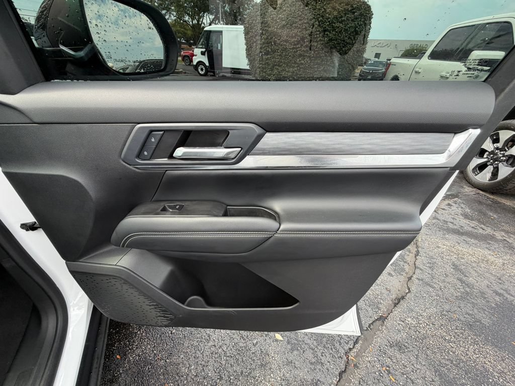 Certified 2025 GMC Terrain Elevation w/ Black Edition AWD/4WD image 19