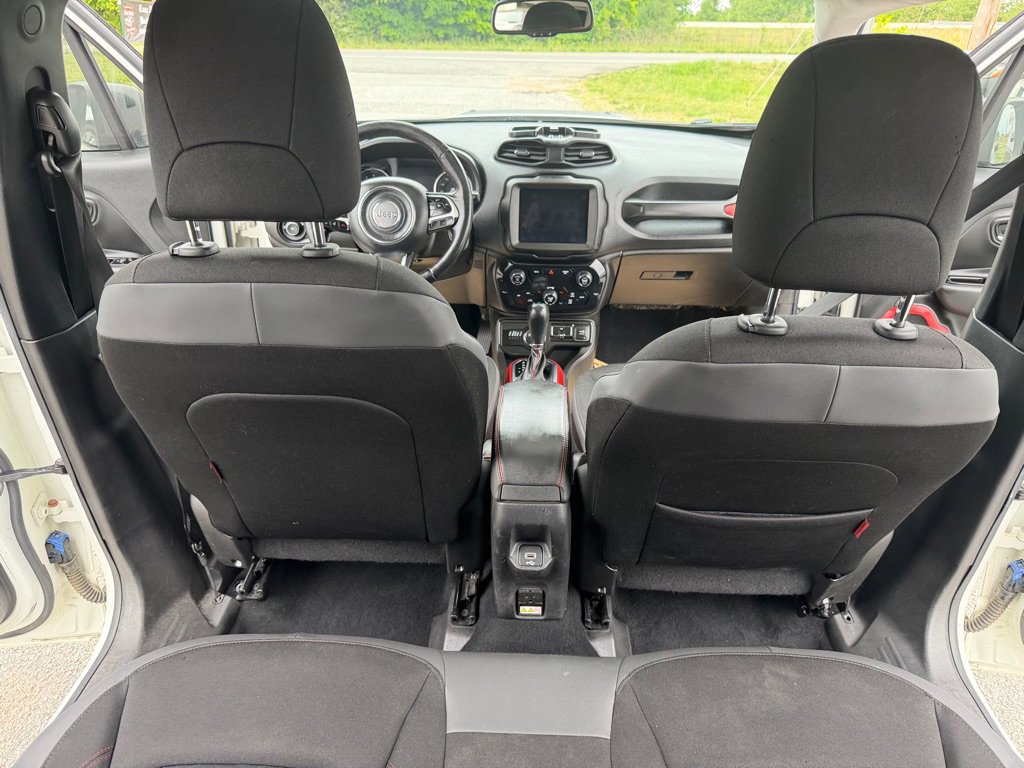 Used 2020 Jeep Renegade Trailhawk w/ UConnect 8.4 Nav Group AWD/4WD image 29