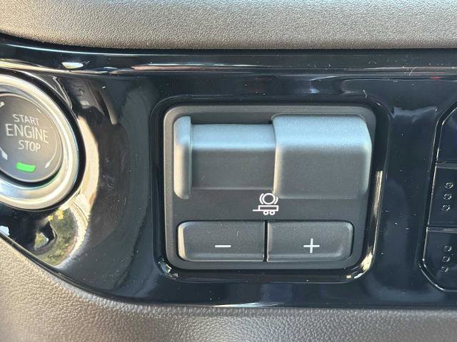 New 2026 GMC Sierra 1500 SLT w/ SLT Premium Plus Package AWD/4WD image 8
