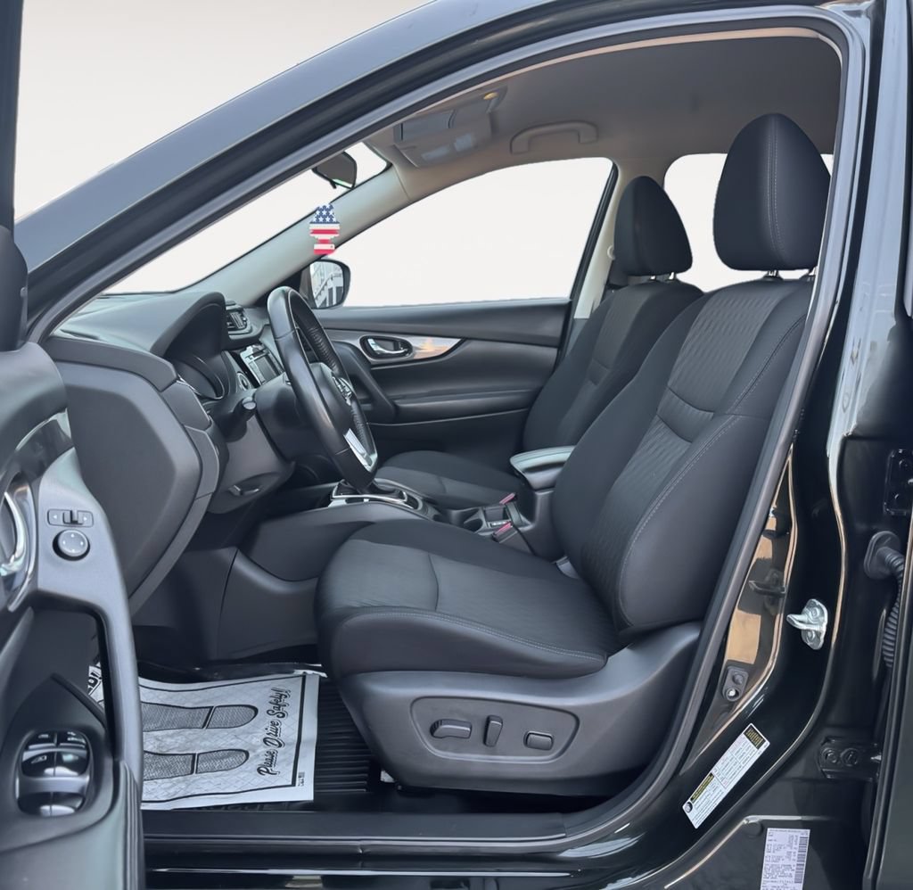 Used 2020 Nissan Rogue SV AWD/4WD image 12