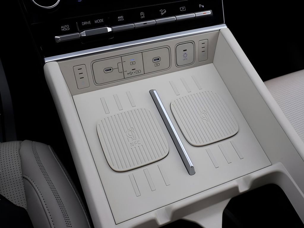 Used 2025 Hyundai Santa Fe Calligraphy AWD/4WD image 31