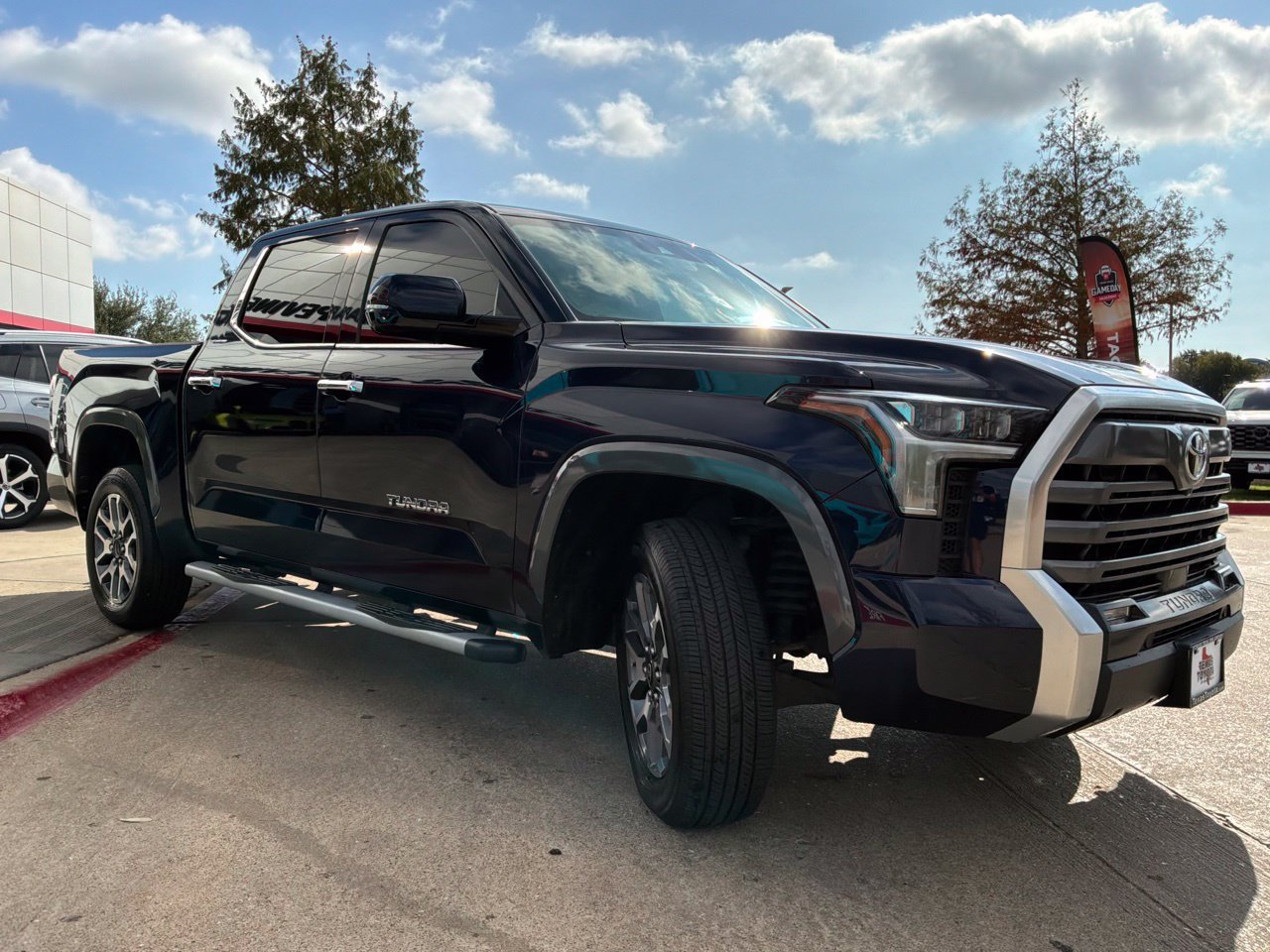 Used 2023 Toyota Tundra Limited AWD/4WD image 4