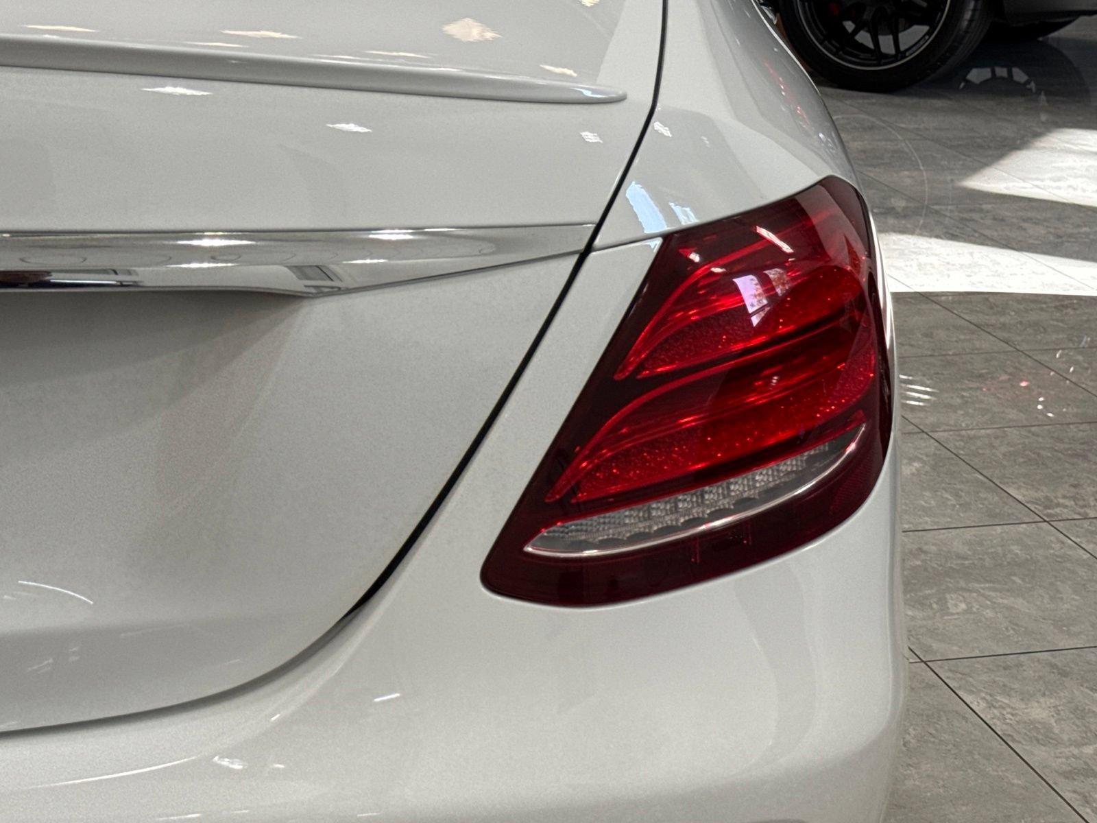 Used 2018 Mercedes-Benz E 300 image 11