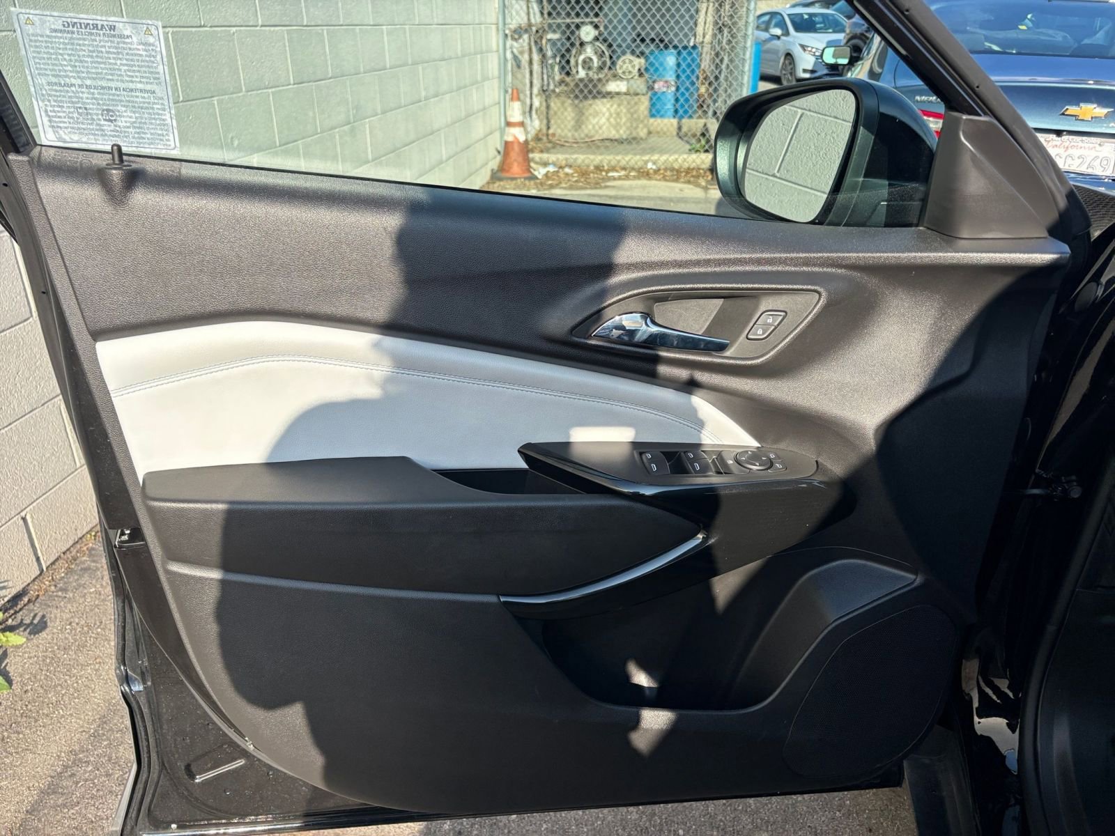 Used 2025 Chevrolet Trax LT image 18