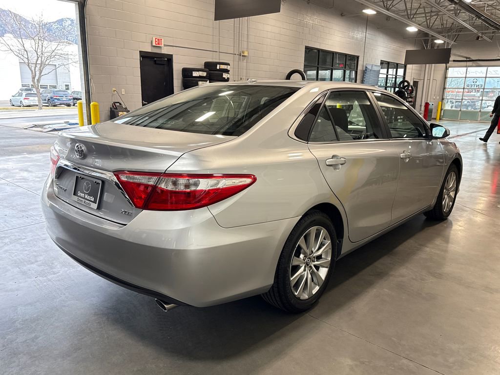Used 2015 Toyota Camry XLE image 4
