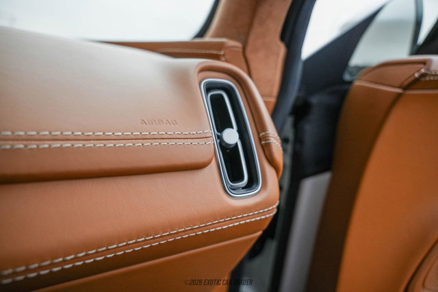 Used 2021 Aston Martin DBX image 57