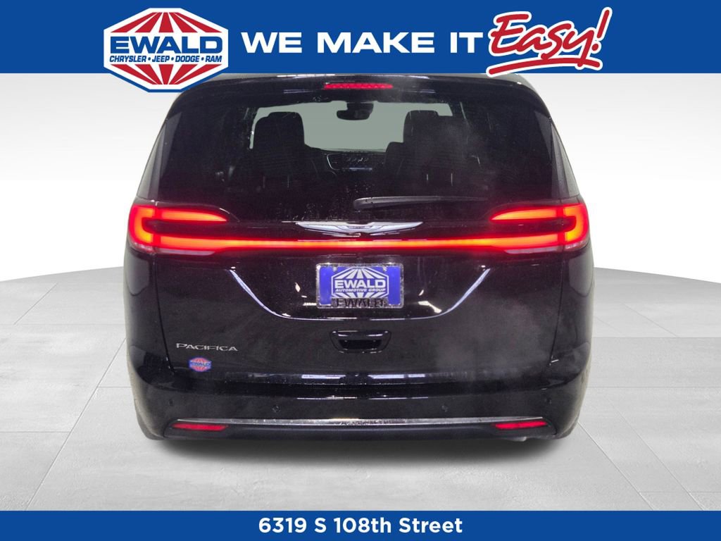 New 2026 Chrysler Pacifica Select FWD image 18