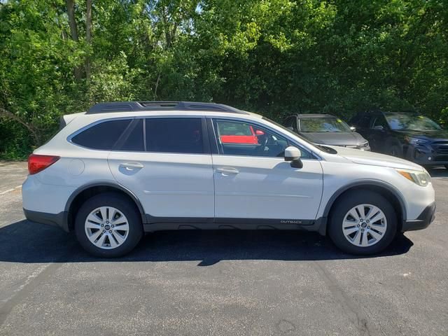 Used 2015 Subaru Outback 2.5i Premium w/ Popular Package #1 AWD/4WD image 2