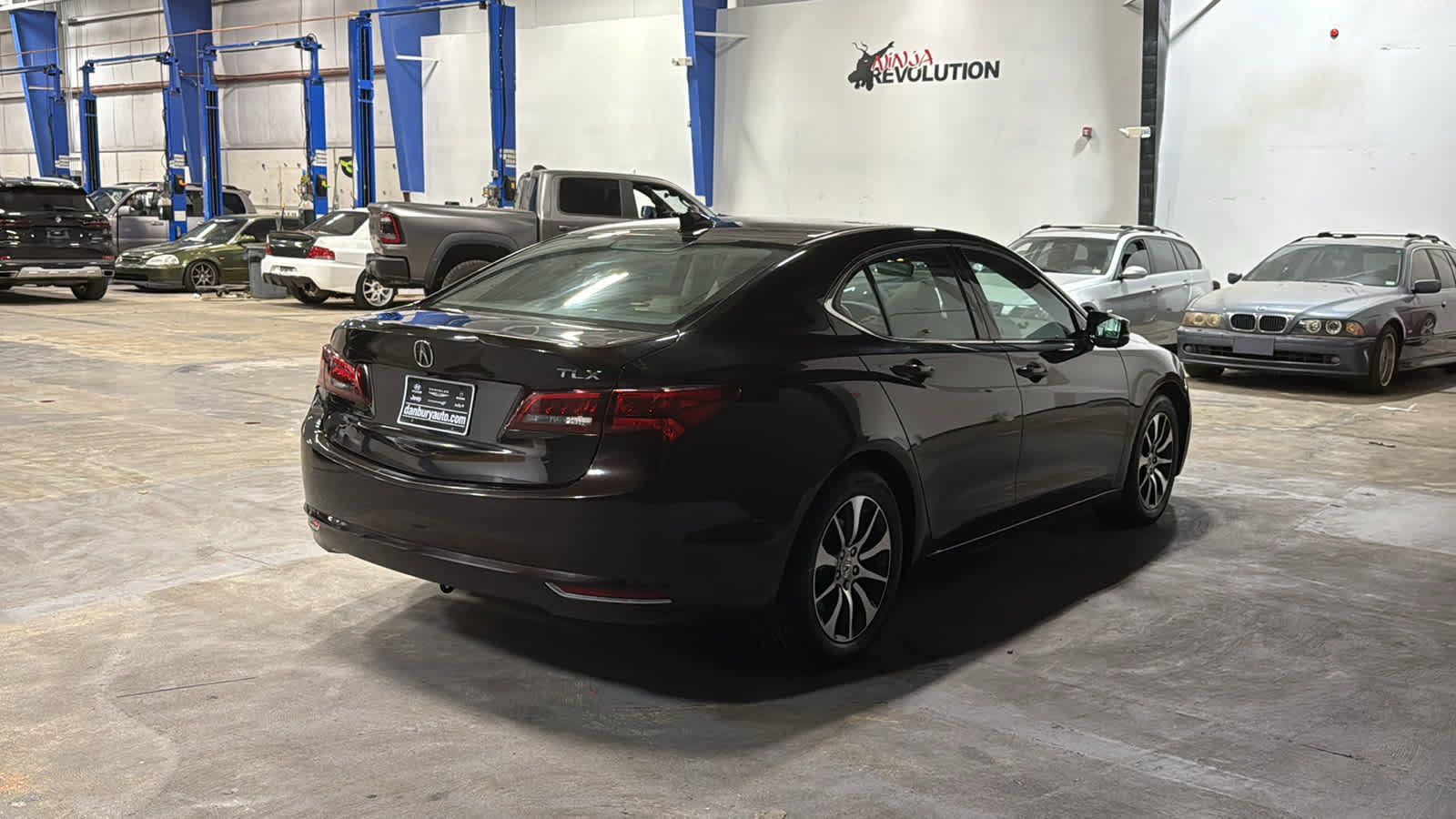 Used 2015 Acura TLX w/ Technology Package FWD image 4