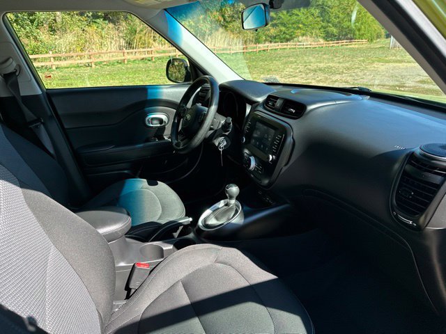 Used 2018 Kia Soul + FWD image 25