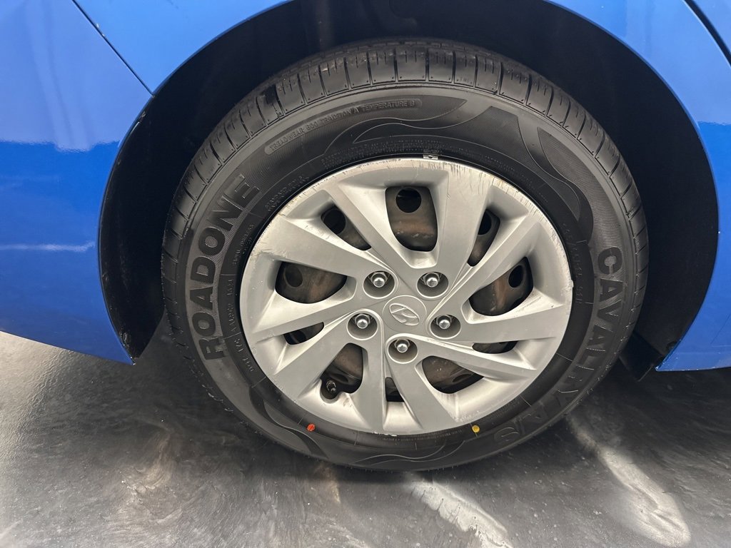 Used 2017 Hyundai Elantra SE image 28