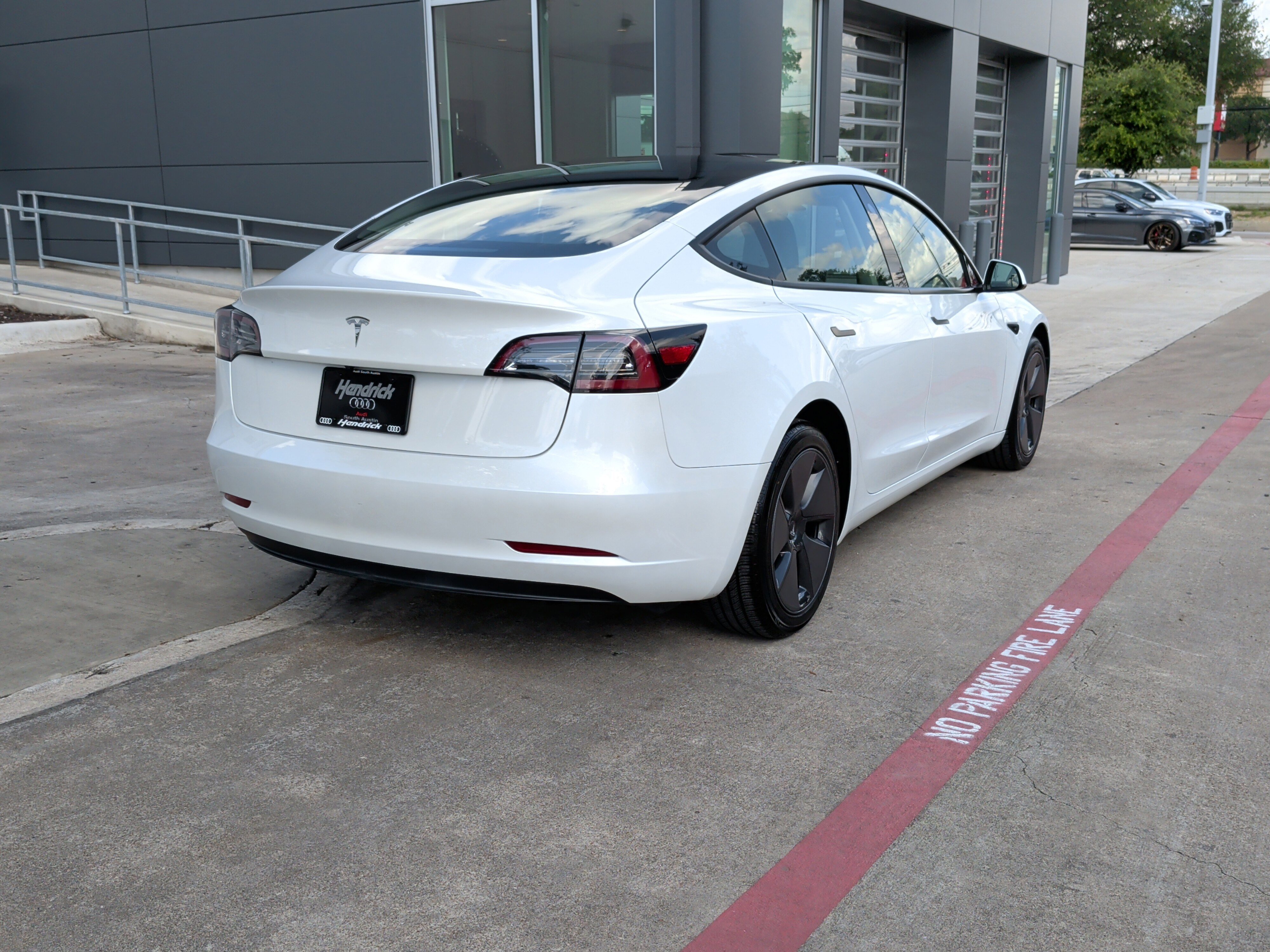 Used 2023 Tesla Model 3 Standard Range image 10