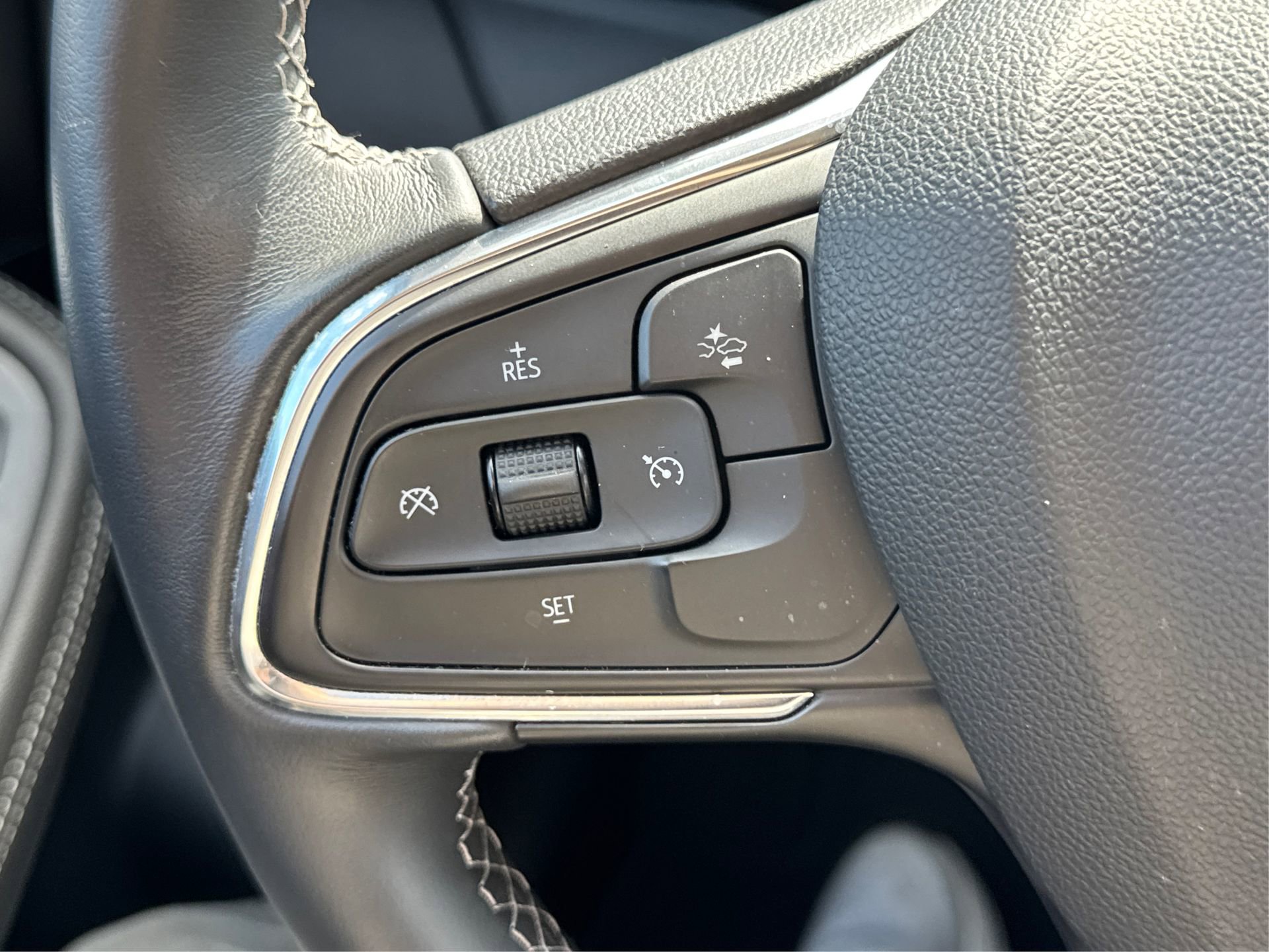 Used 2023 Buick Encore GX Preferred w/ Cold Weather Comfort Package image 32