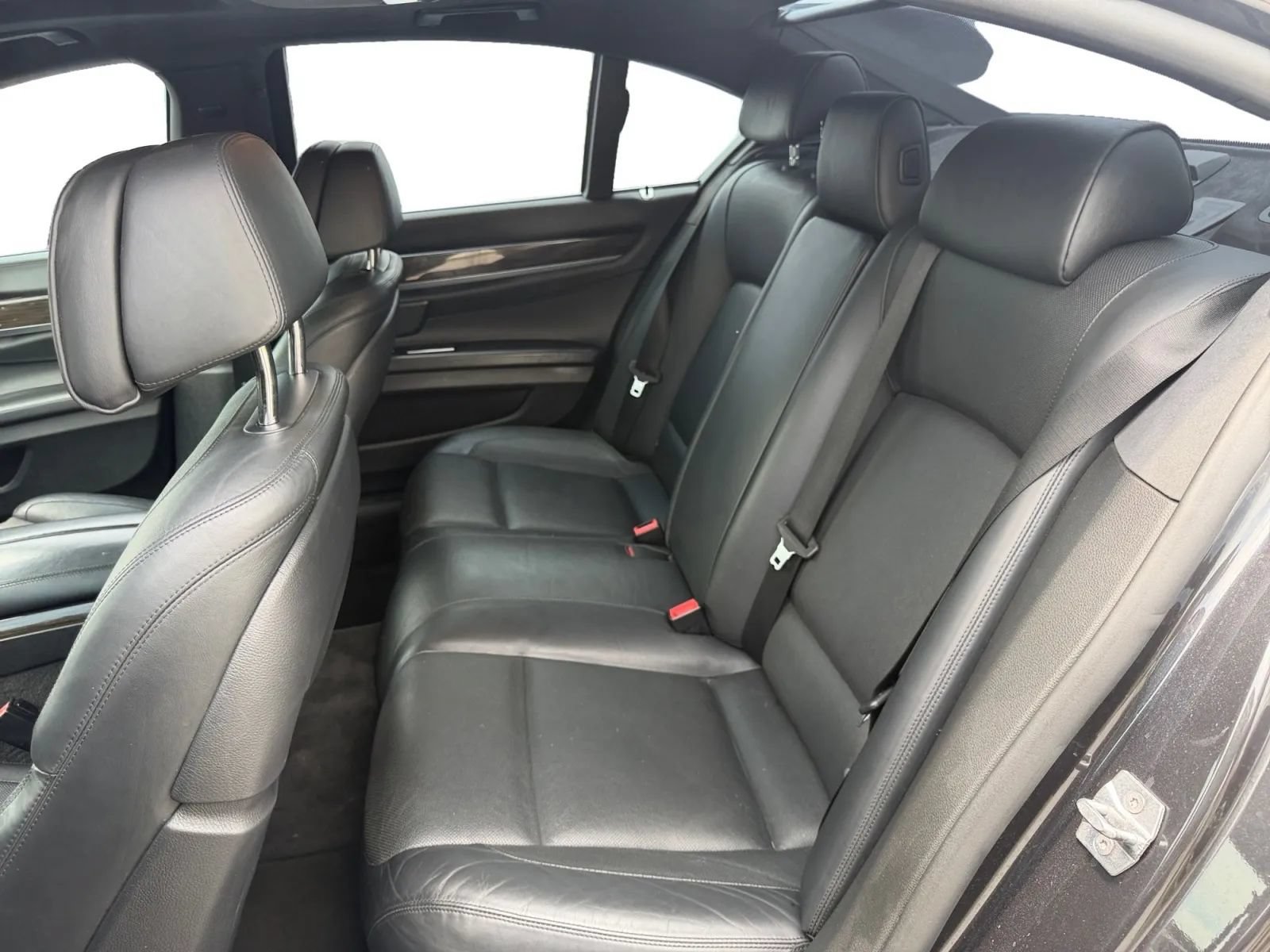 Used 2015 BMW 750i RWD image 15