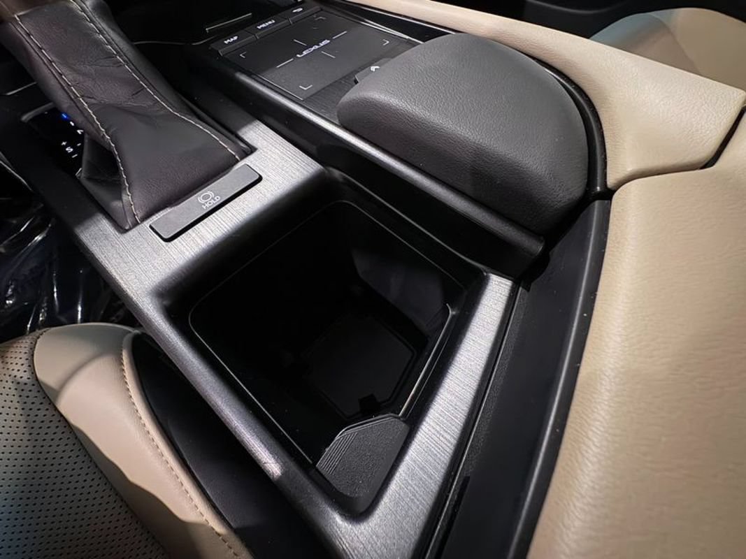 Used 2019 Lexus ES 350 w/ Premium Package FWD image 32