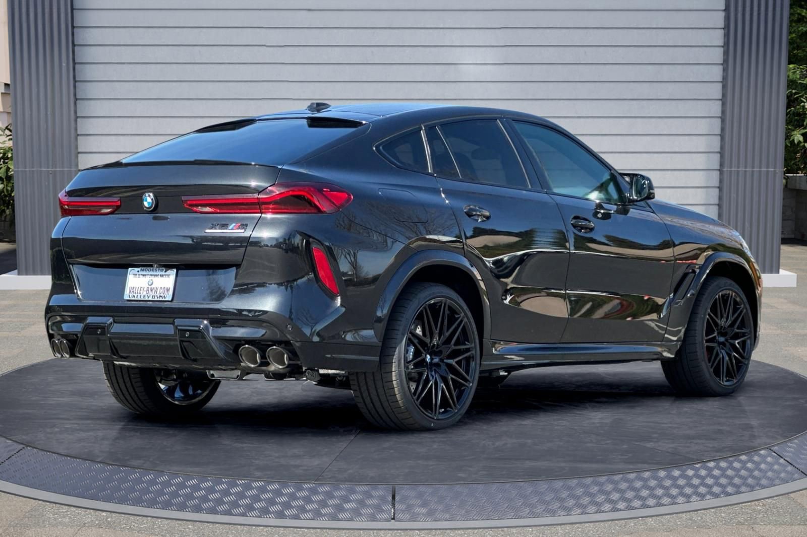 New 2026 BMW X6 M Competition w/ Executive Package image 4