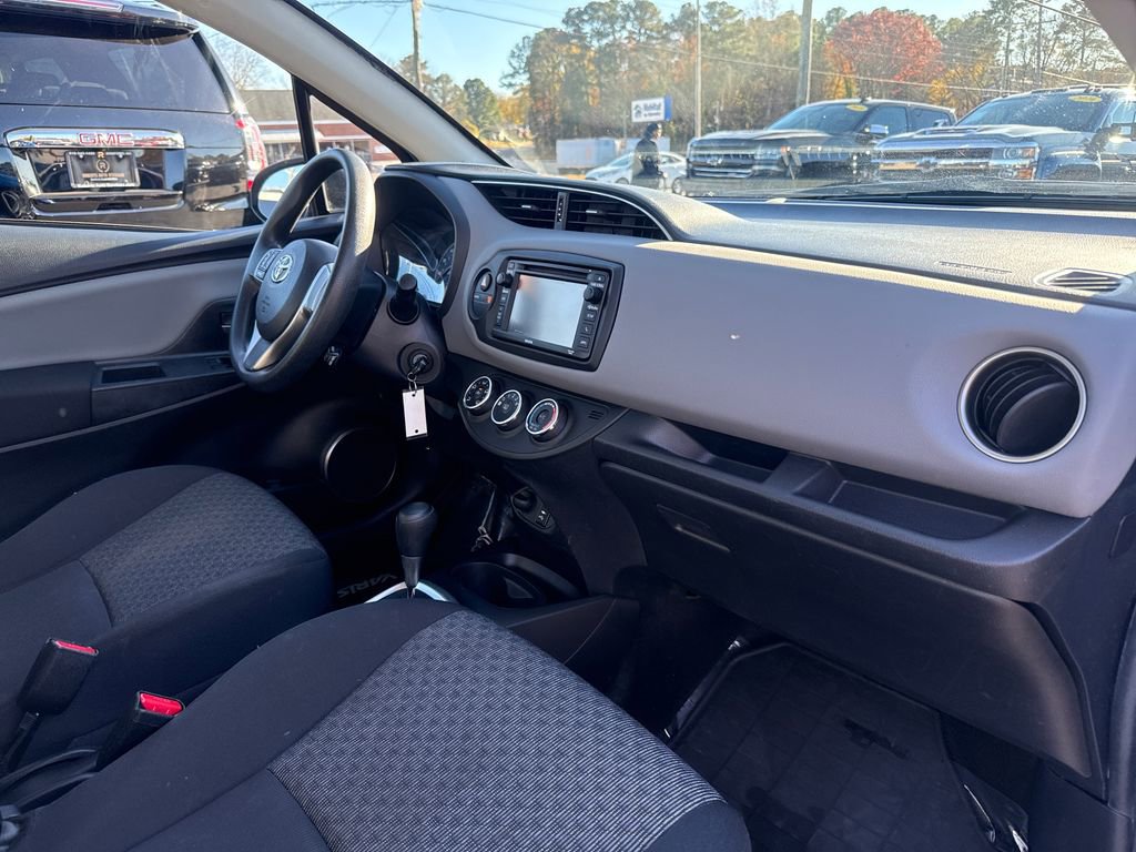 Used 2016 Toyota Yaris LE image 27