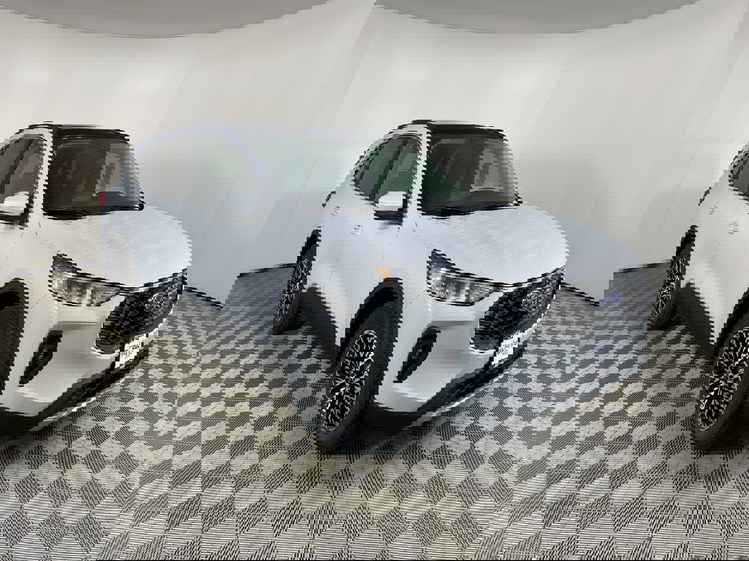 New 2025 Ford Escape SE w/ Class II Trailer Tow Package image 23