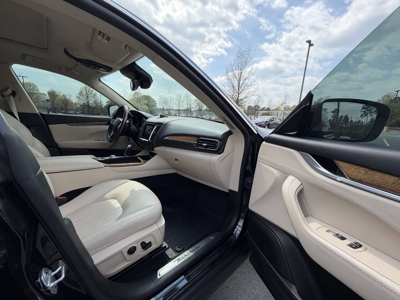 Used 2018 Maserati Levante AWD/4WD image 20
